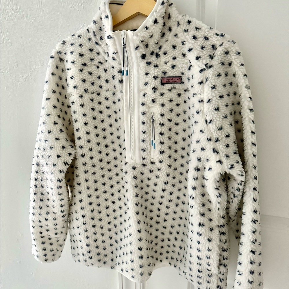 Vineyard Vines White and Navy blue dotted Fleece Jacket